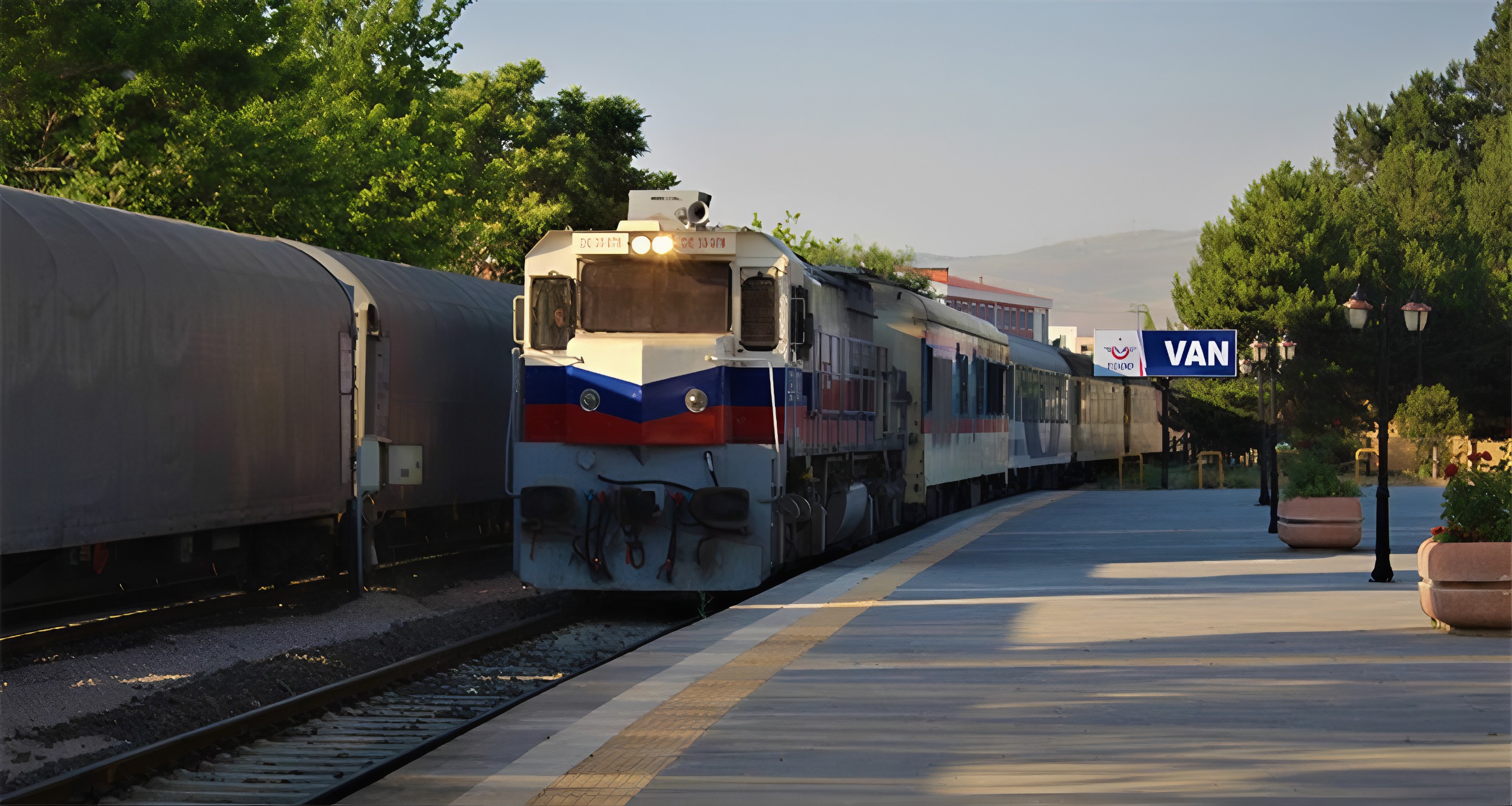 Tahran-Van Tren Seferleri Yeniden Başlıyor: Biletler 25 Şubat'ta Satışta